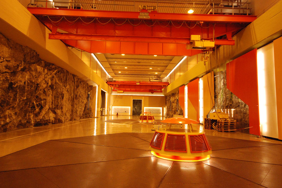 Machine room at Hylen power plant.